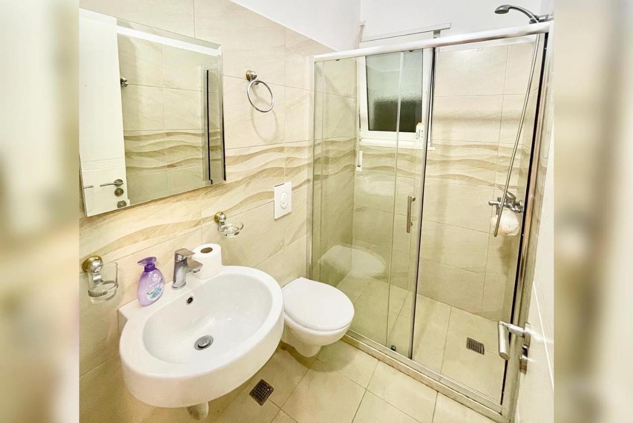 Hotel Vila Dedej Durrës Kültér fotó