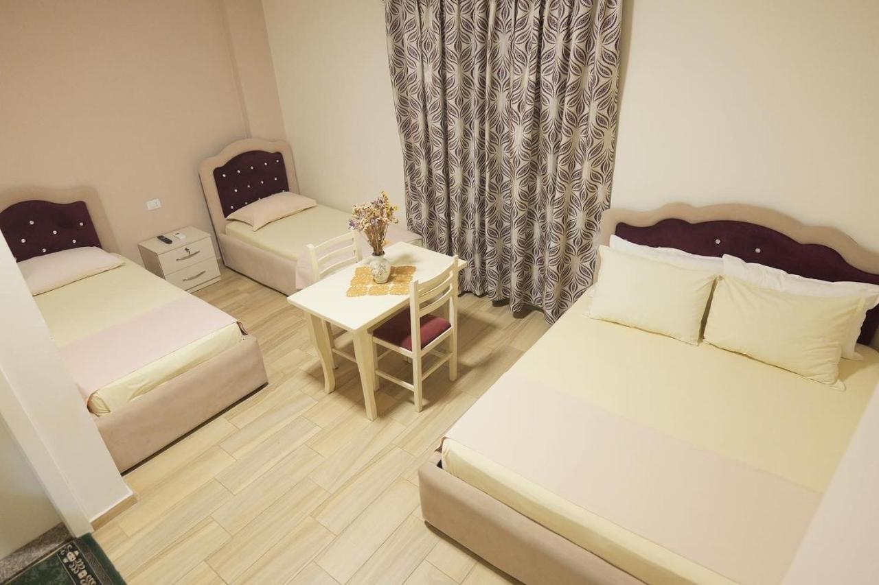 Hotel Vila Dedej Durrës Kültér fotó