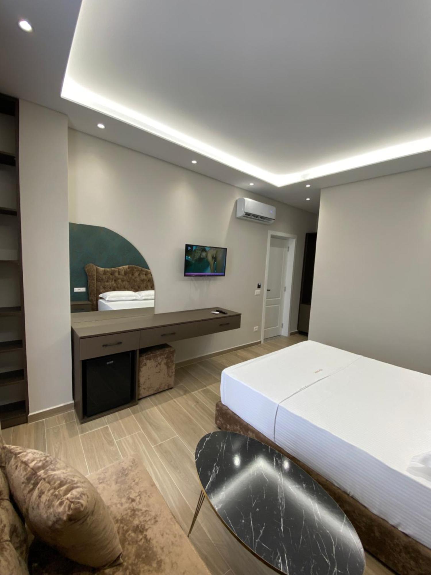 Hotel Vila Dedej Durrës Kültér fotó