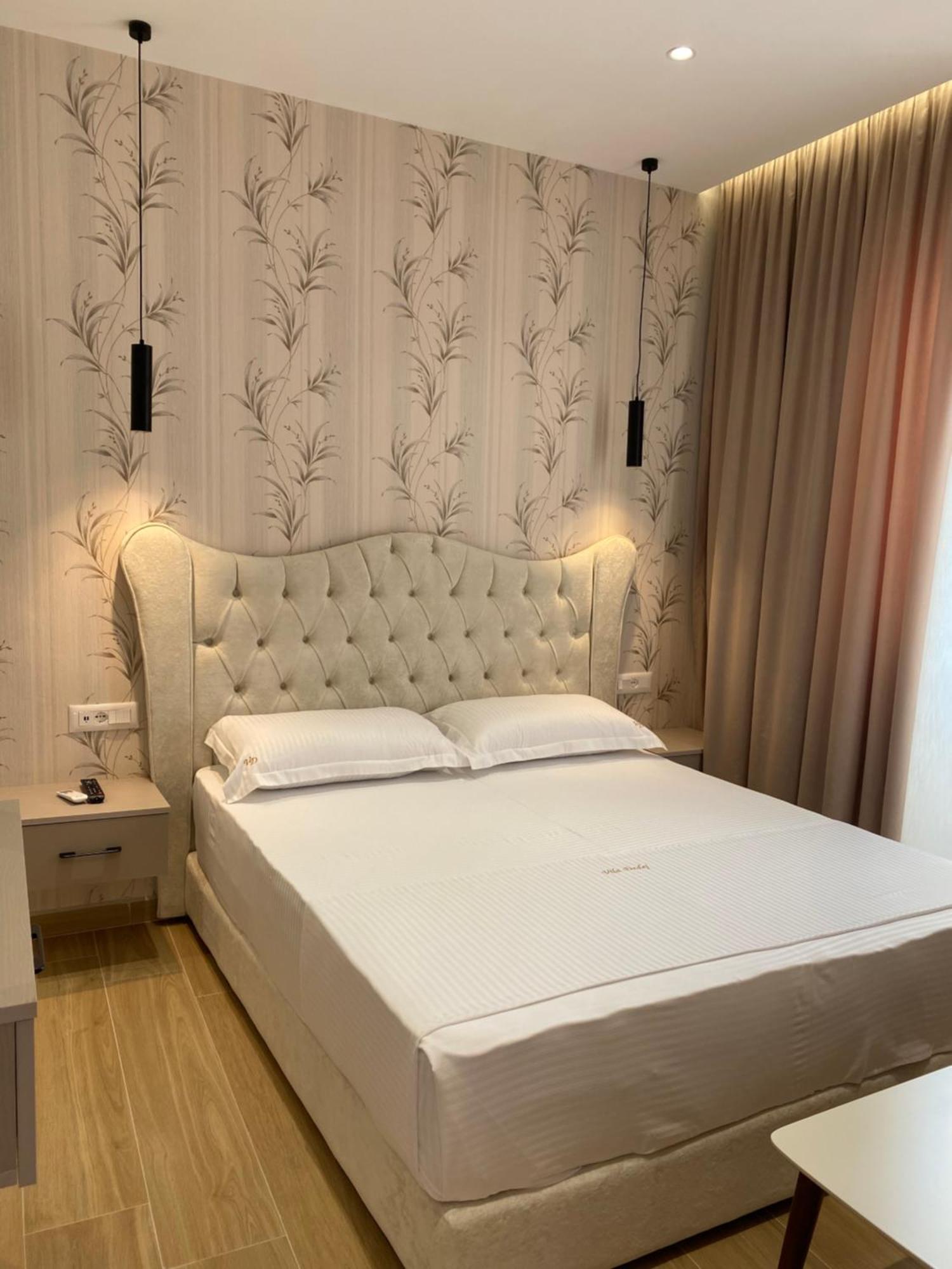Hotel Vila Dedej Durrës Kültér fotó