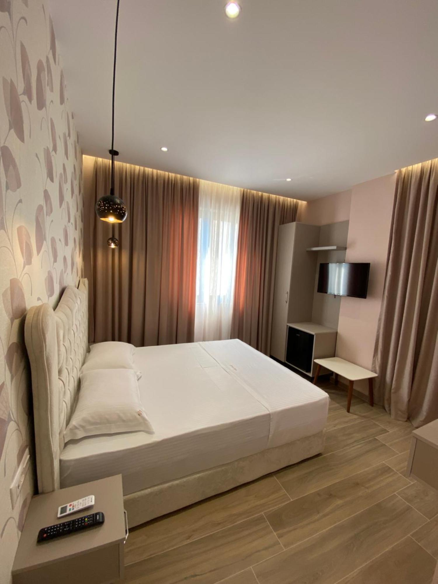 Hotel Vila Dedej Durrës Kültér fotó