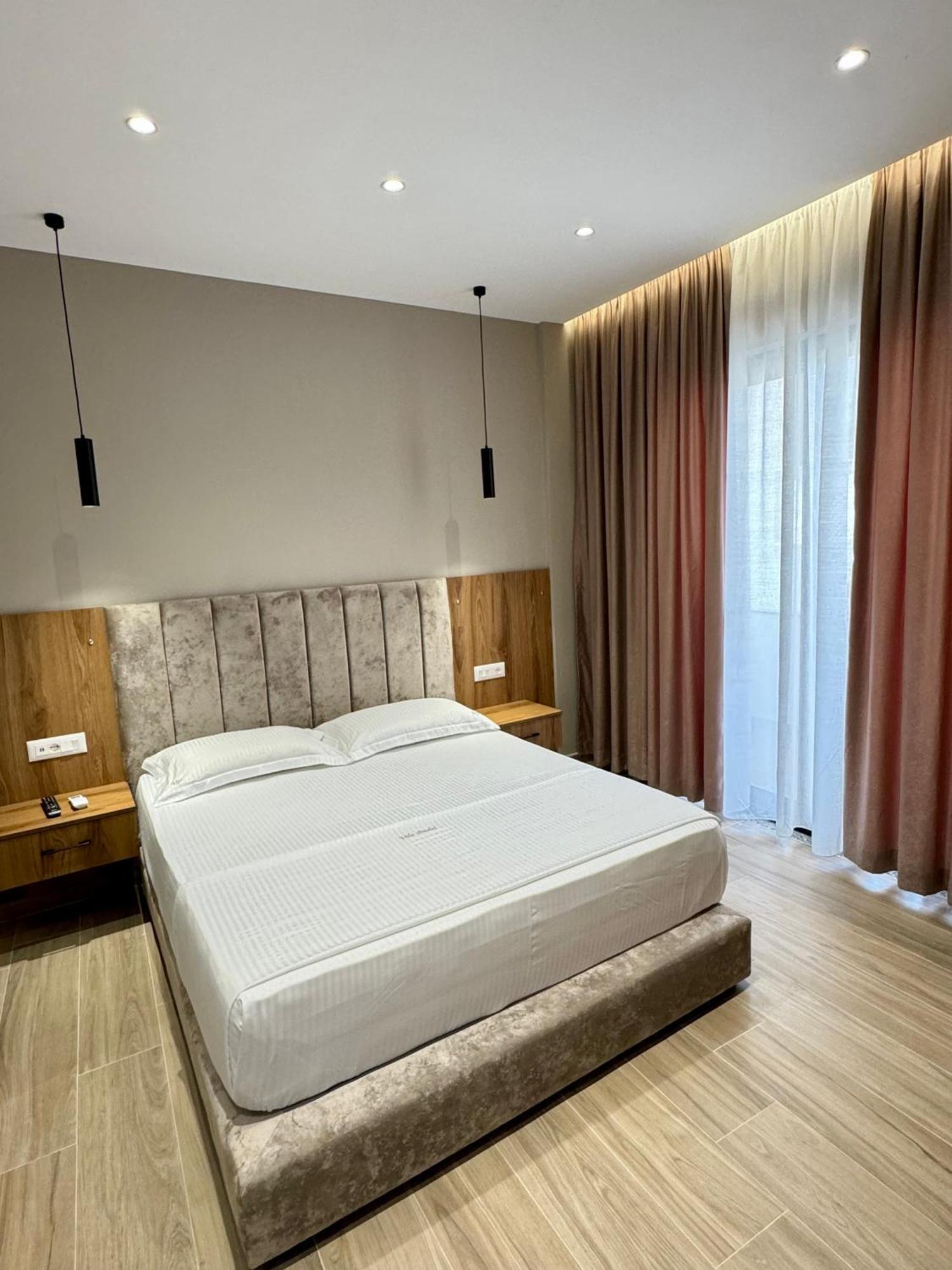 Hotel Vila Dedej Durrës Kültér fotó