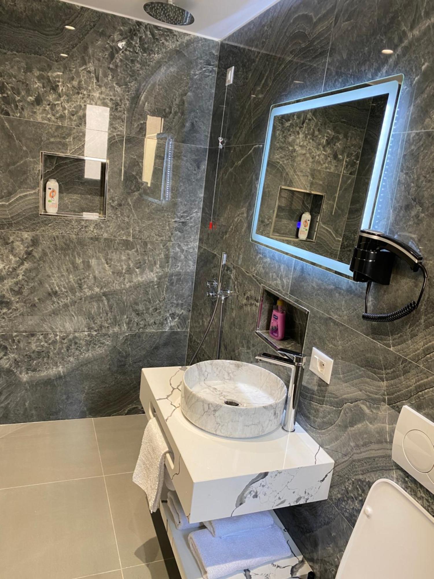 Hotel Vila Dedej Durrës Kültér fotó
